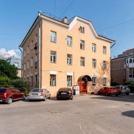 Продажа 3-комн квартиры на вторичном рынке ул Конюшенная,  д. 19