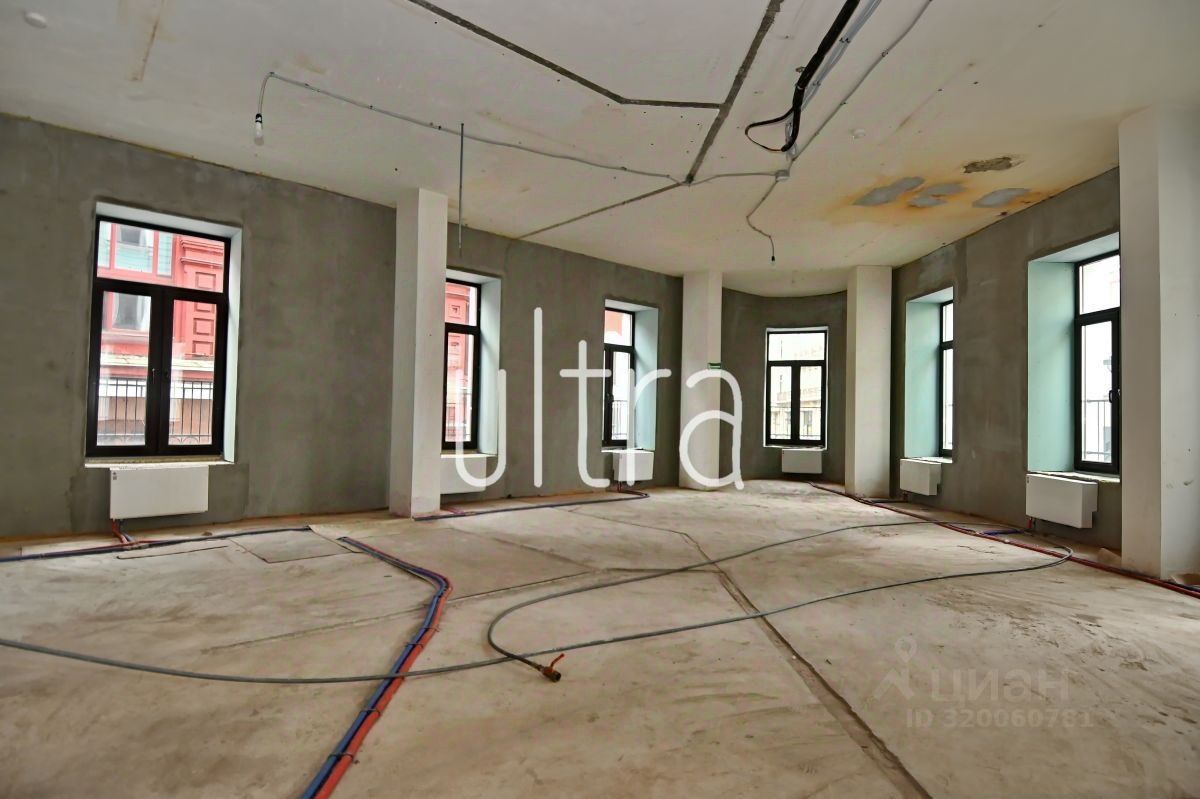 Продажа 3-комн квартиры на вторичном рынке Большая Никитская улица, 17С1