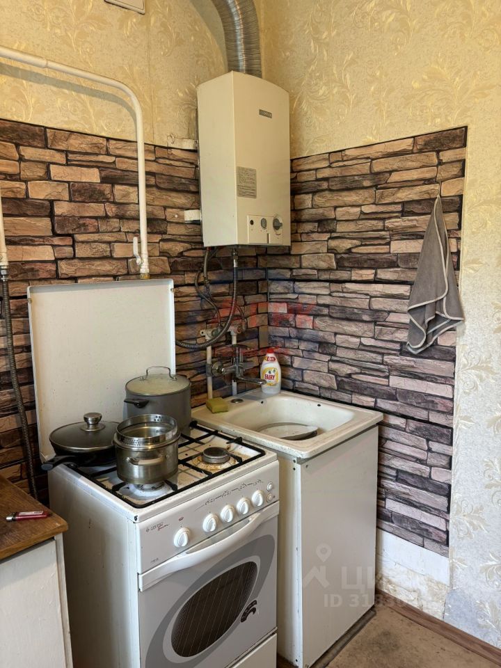 Продажа 2-комн квартиры на вторичном рынке Кутузовский проспект, 76