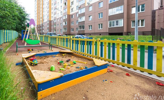 Продажа 4-комн квартиры на вторичном рынке Сходня, Железнодорожная улица,  д. 33 к1