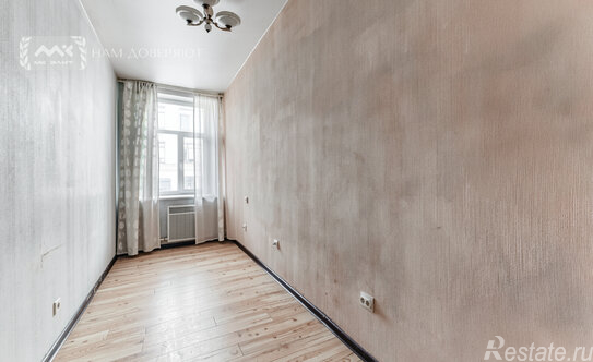 Продажа 5-комн квартиры на вторичном рынке Суворовский пр-кт