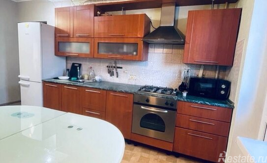 Продажа 3-комн квартиры на вторичном рынке Кириши г, Героев пр-кт,  д. 17