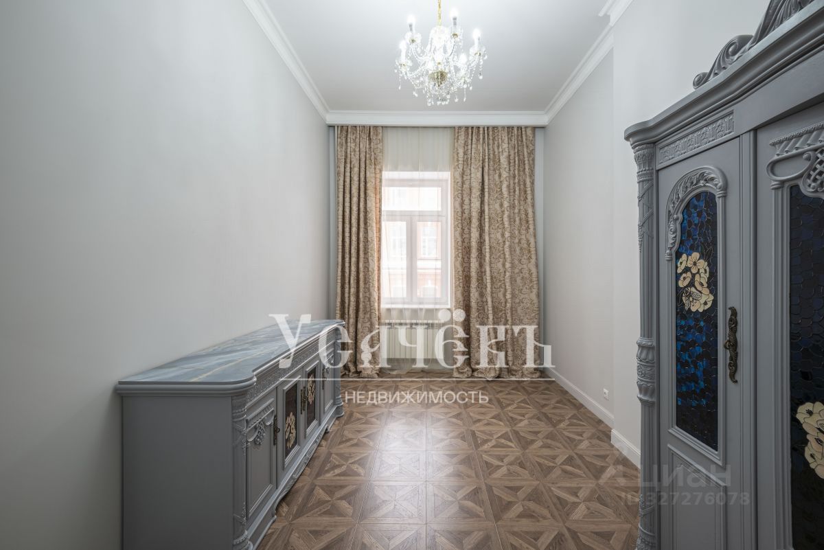 Продажа 4-комн квартиры на вторичном рынке Лесная улица, 61С1