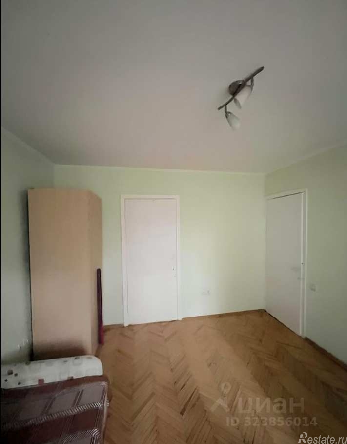 Продажа 2-комн квартиры на вторичном рынке Севастопольский проспект,  д. 52