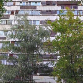 Продажа 1-комн квартиры на вторичном рынке Нежинская улица,  д. 25