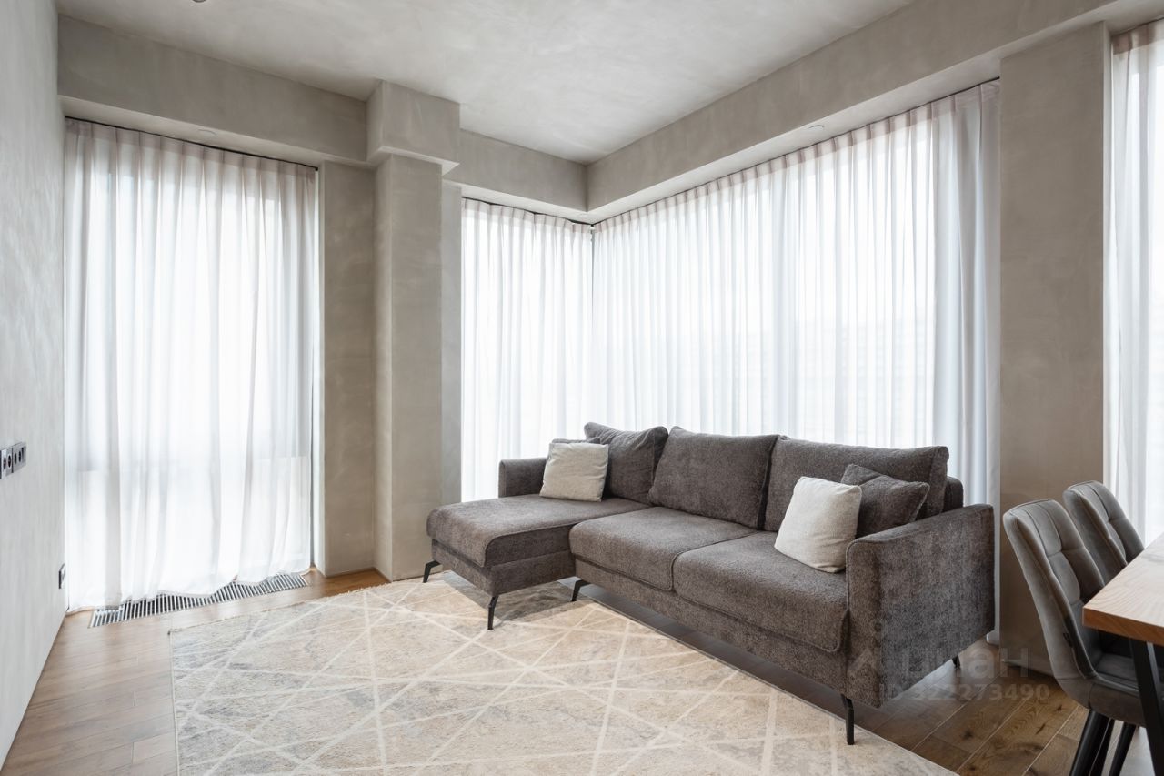 Продажа 2-комн квартиры на вторичном рынке Холодильный переулок, 4