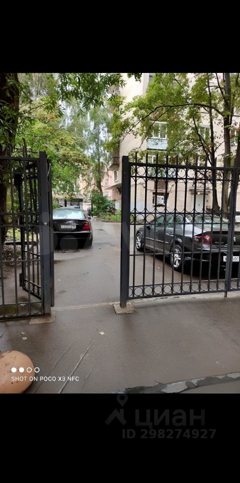 Продажа 4-комн квартиры на вторичном рынке 15-я Васильевского острова линия, 34