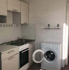 Аренда 2-комн квартиры на вторичном рынке Рощинская 3-я ул,  д. 12/18