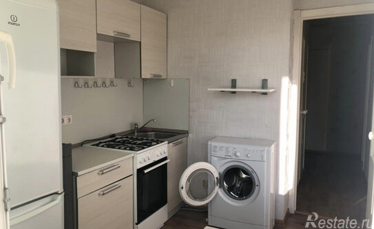 Аренда 2-комн квартиры на вторичном рынке Рощинская 3-я ул,  д. 12/18