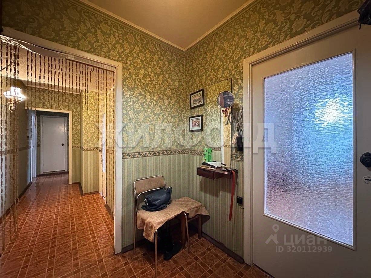 Продажа 3-комн квартиры на вторичном рынке Дунайский проспект, 24