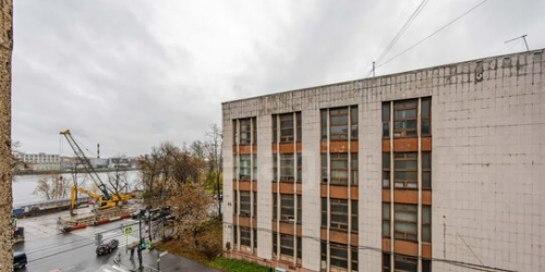 6-комн квартира Обуховской обороны пр-кт,  д. 39