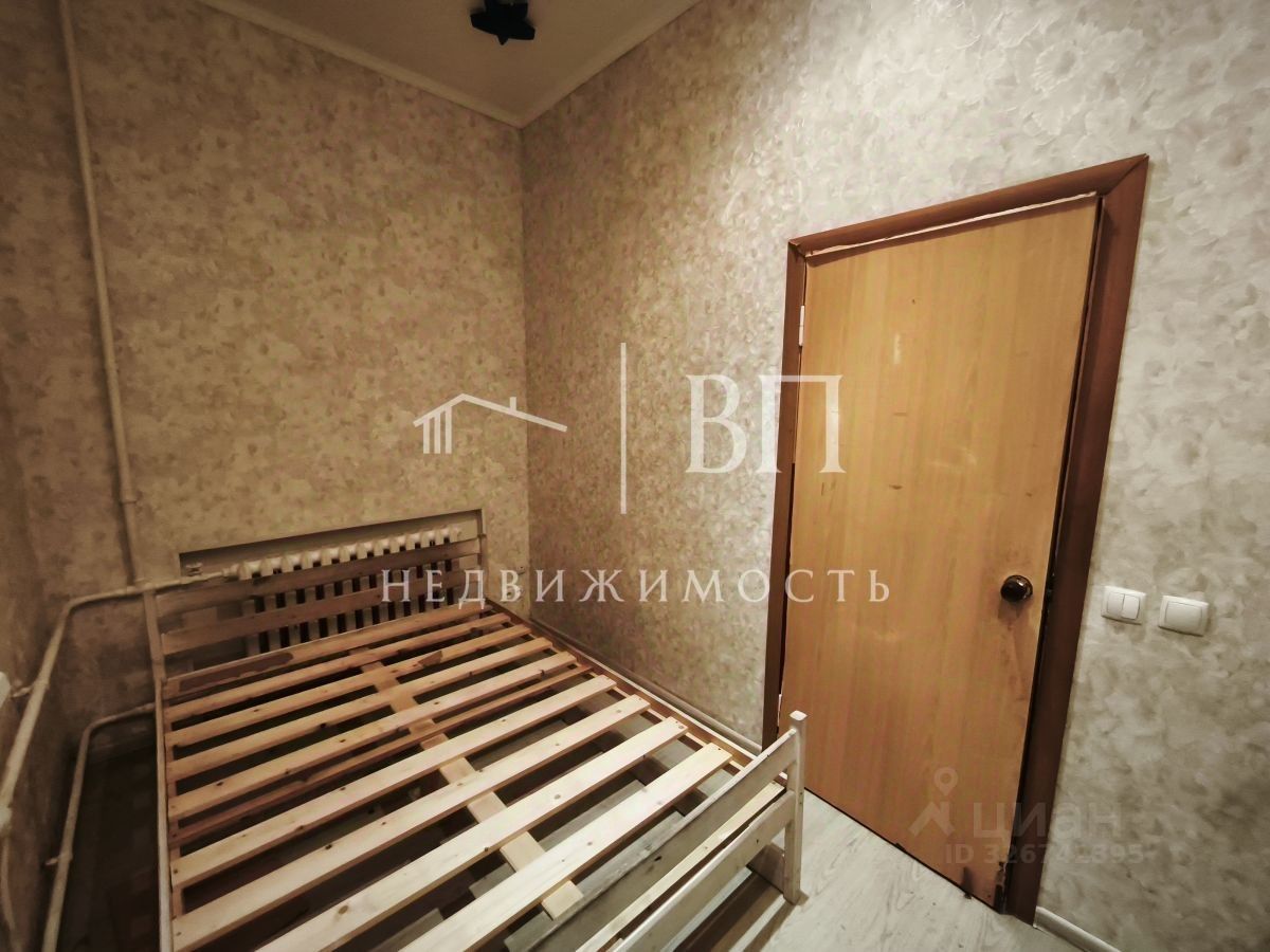 Продажа комнаты улица Александра Ульянова, 8/1