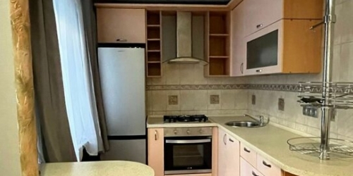 3-комн квартира ул Молостовых,  д. 11,  к. 1