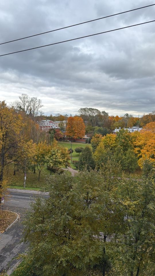 Продажа 1-комн квартиры на вторичном рынке Колпино, улица Коммуны, 23