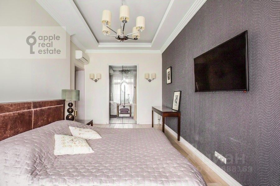 Продажа 3-комн квартиры на вторичном рынке улица Дмитрия Ульянова, 31