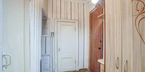2-комн квартира улица Маринеско,  д. 9