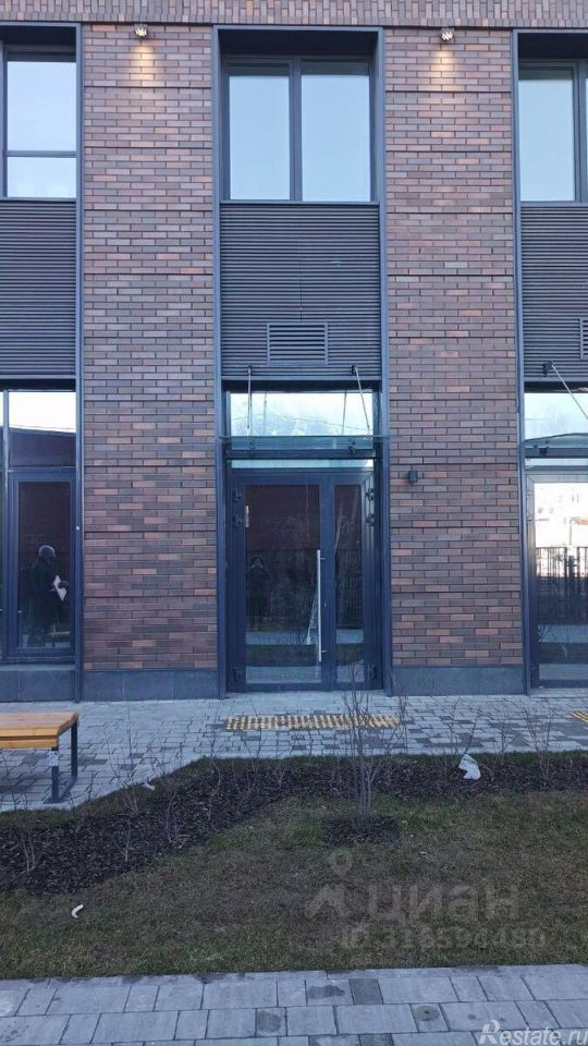 Продажа торгового помещения Уральская улица,  д. 25
