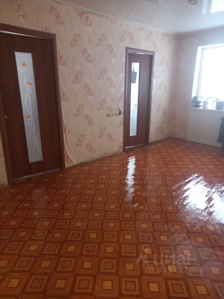 Продажа 3-комн квартиры на вторичном рынке пос. Володарское, 2