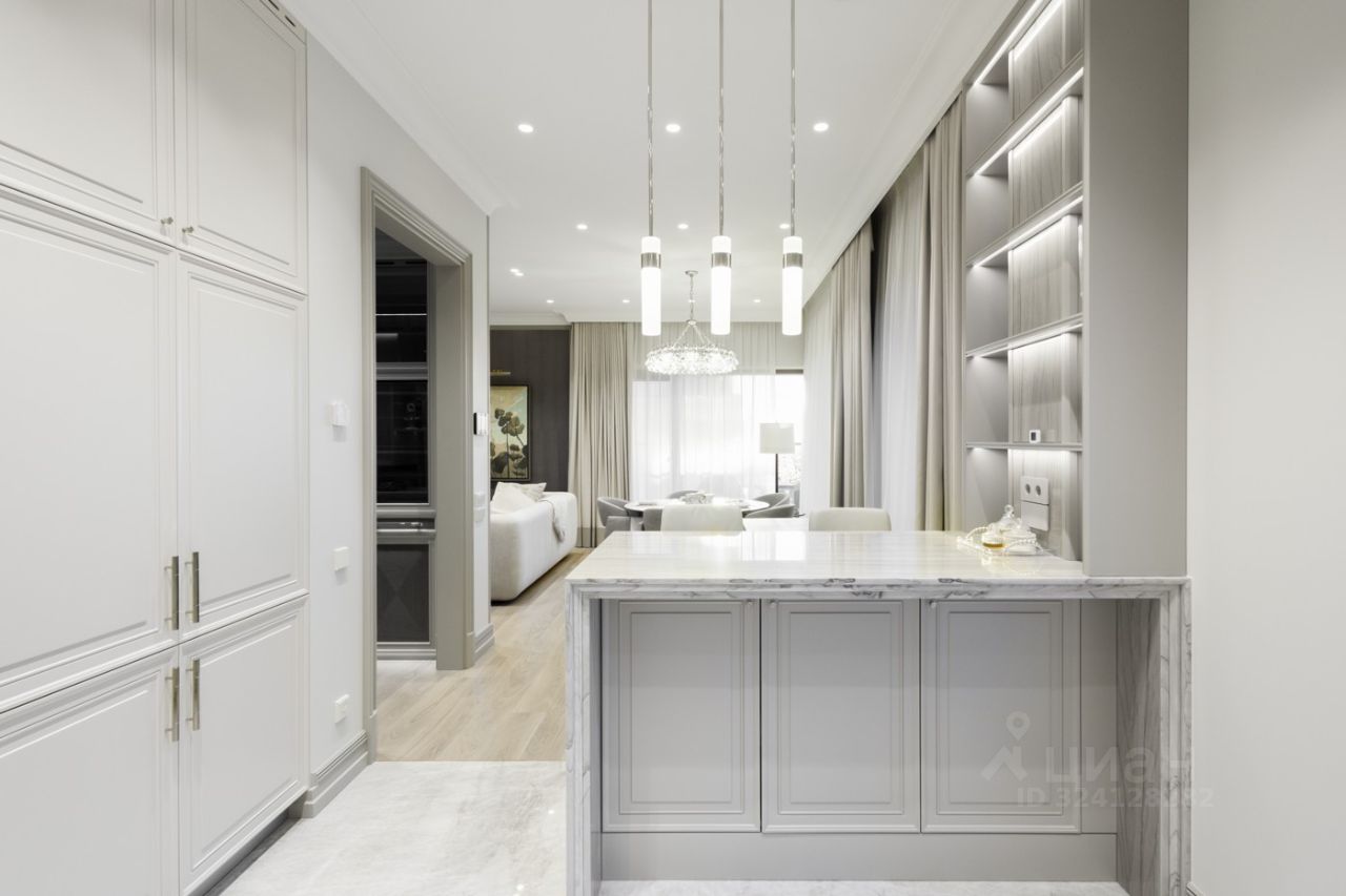 Продажа 3-комн квартиры на вторичном рынке Мосфильмовская улица, 1к1