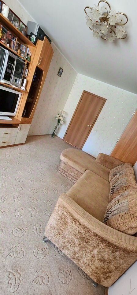 Продажа 3-комн квартиры на вторичном рынке Колпино, улица Ижорского Батальона, 14