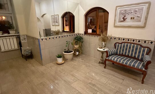 Продажа 5-комн квартиры на вторичном рынке Зоологическая улица,  д. 26 с1