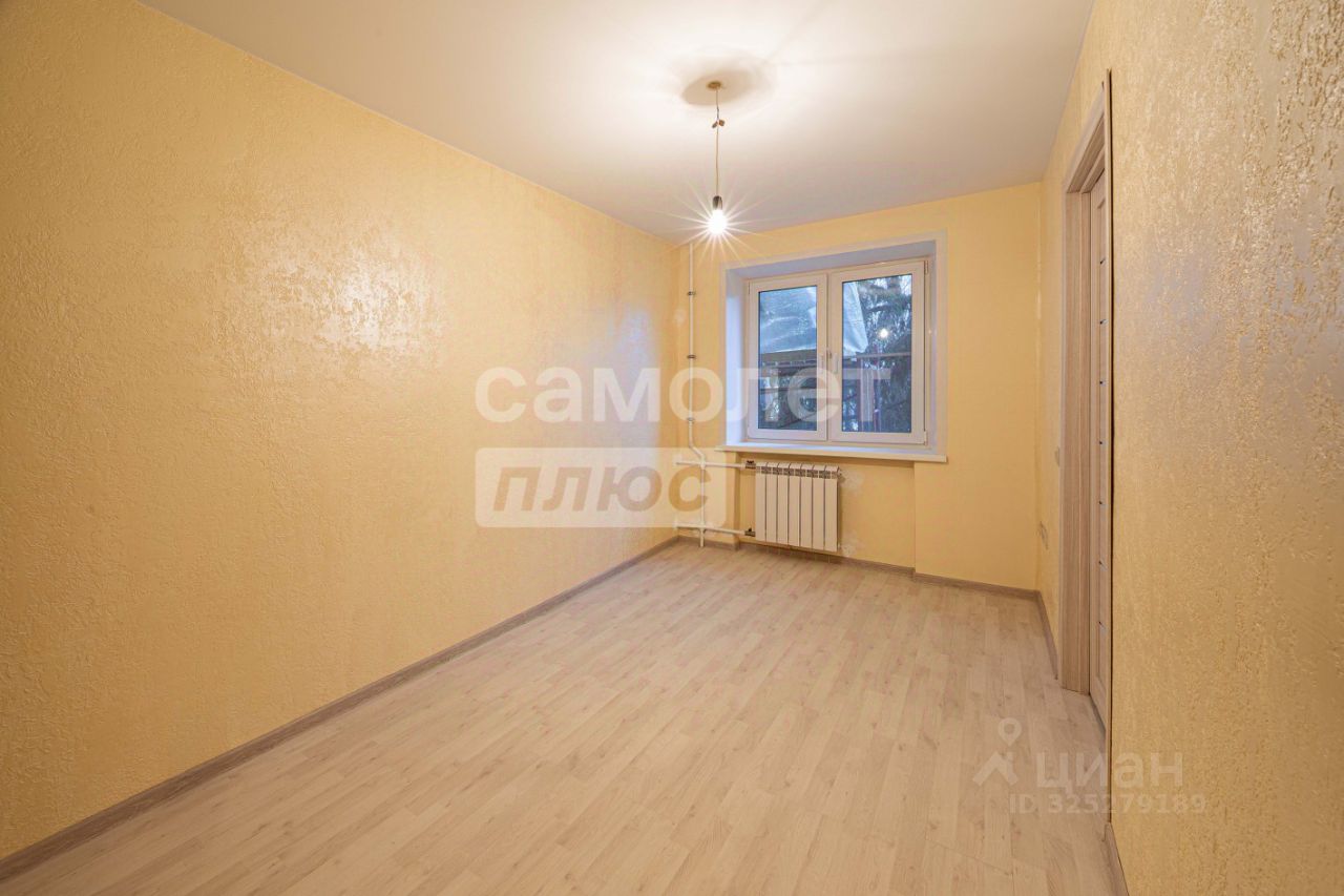 Продажа 2-комн квартиры на вторичном рынке Климовск мкр, улица Заводская,  д. 10
