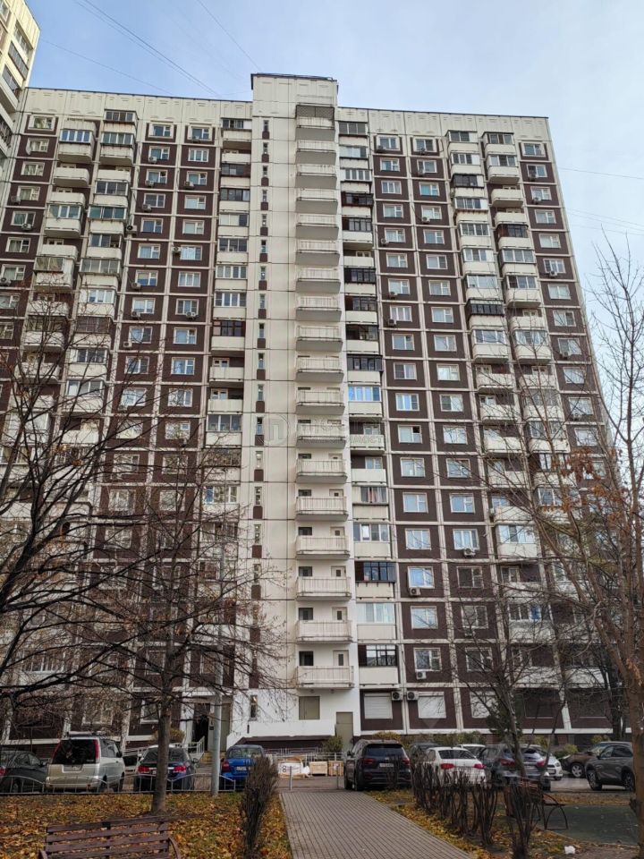 Продажа 1-комн квартиры на вторичном рынке улица Верхние Поля, 28