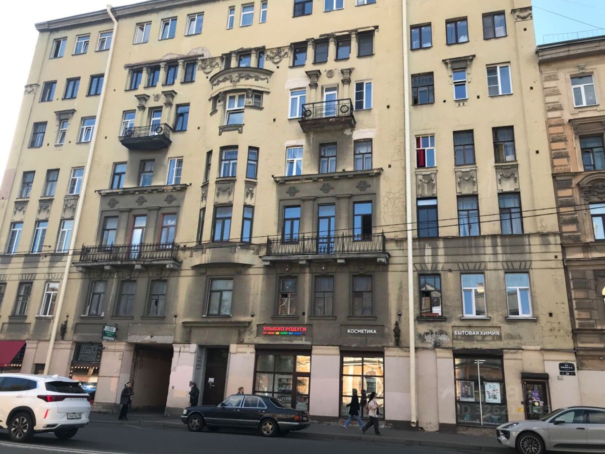 Продажа 6-комн квартиры на вторичном рынке 9-я Васильевского острова линия, 54