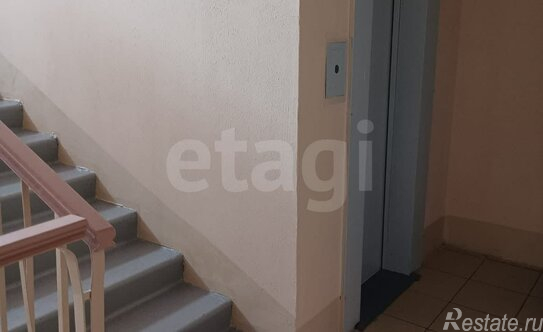 Продажа 2-комн квартиры на вторичном рынке Индустриальный пр-кт,  д. 20 к1