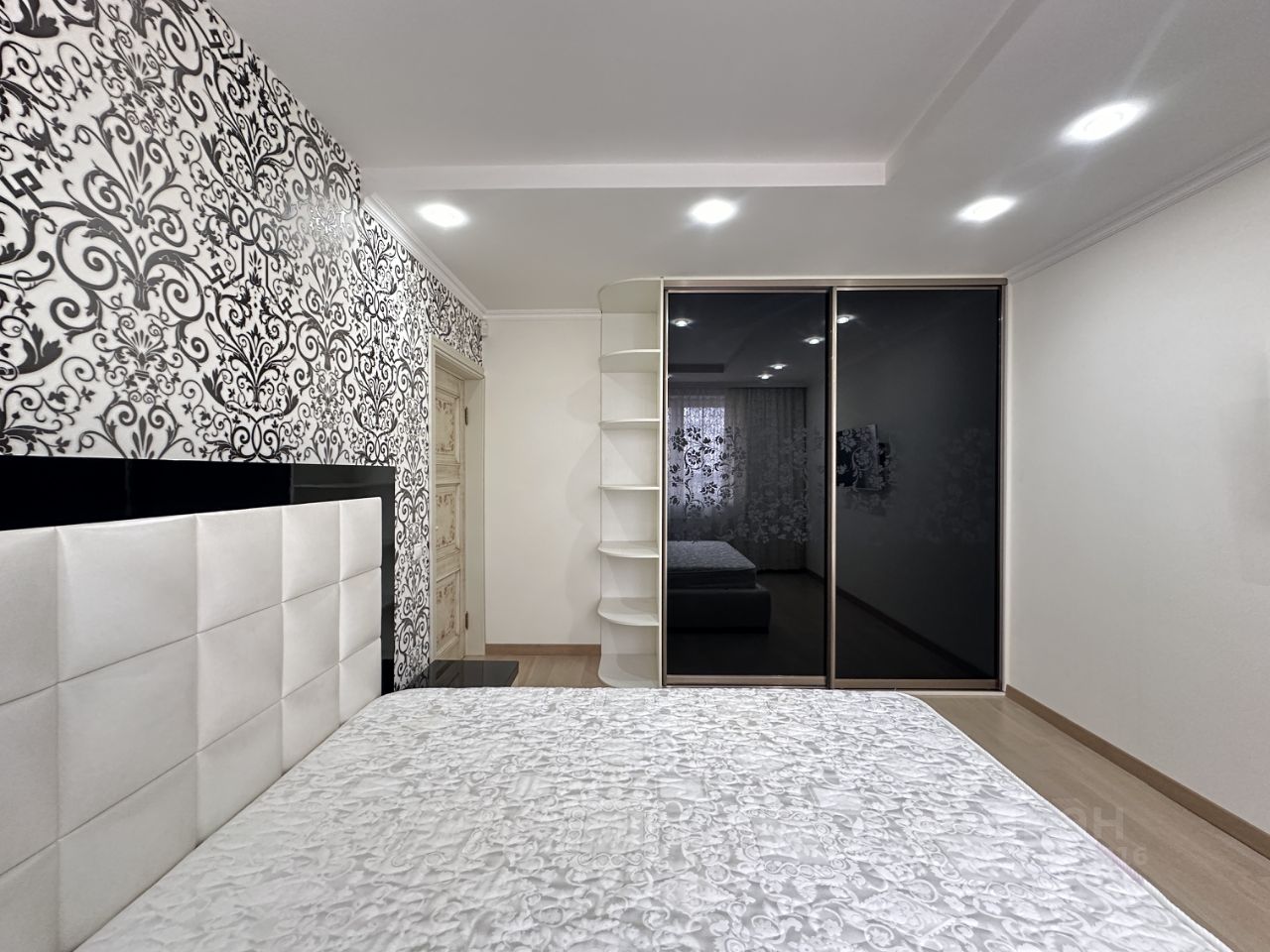 Продажа 2-комн квартиры на вторичном рынке Большая Очаковская улица, 3