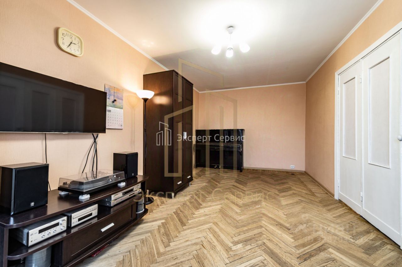 Продажа 3-комн квартиры на вторичном рынке Красное Село, улица Освобождения, 32