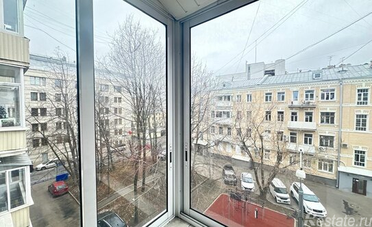 Аренда 4-комн квартиры на вторичном рынке Зубовский проезд,  д. 2,  к. 1