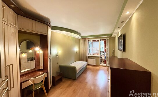 Продажа 2-комн квартиры на вторичном рынке улица Генерала Симоняка,  д. 14