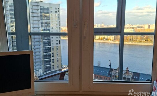 Продажа 3-комн квартиры на вторичном рынке Обуховской обороны пр-кт,  д. 110 к1