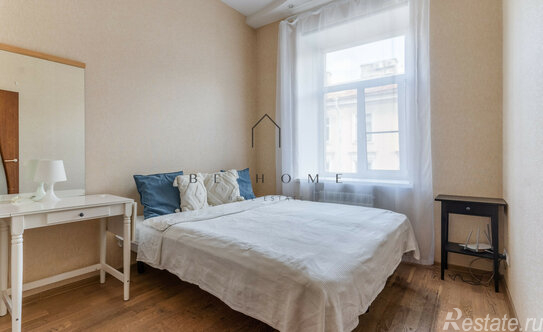 Аренда 3-комн квартиры на вторичном рынке ул Короленко,  д. 10/3