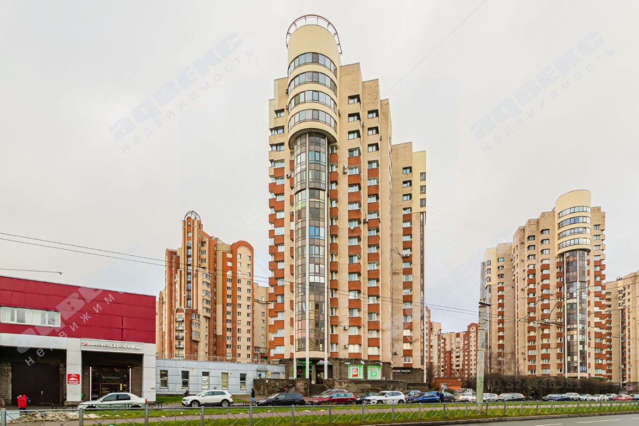 Продажа 4-комн квартиры на вторичном рынке Кондратьевский проспект, 62к1