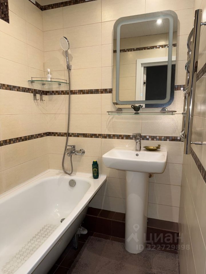 Продажа 2-комн квартиры на вторичном рынке улица Возрождения, 25