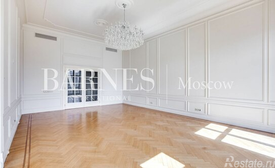 Аренда 4-комн квартиры на вторичном рынке Тверской бульвар,  д. 9