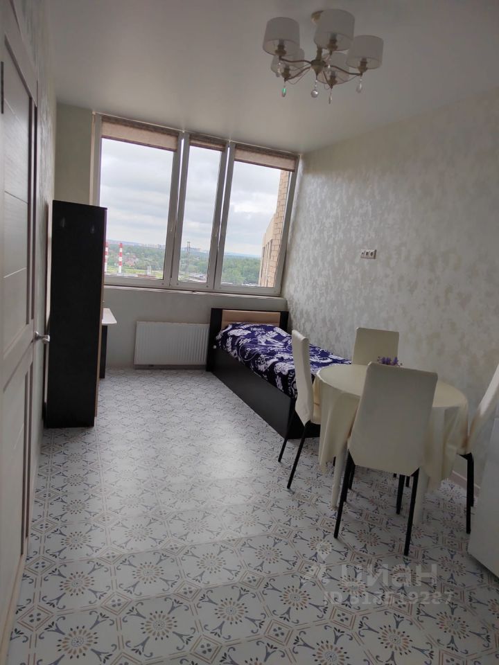 Продажа 1-комн квартиры на вторичном рынке Отрадное пгт, улица Молодежная, 5