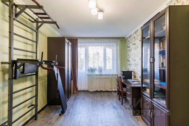 Продажа 3-комн квартиры на вторичном рынке Гатчина, улица Авиатриссы Зверевой, 13к2