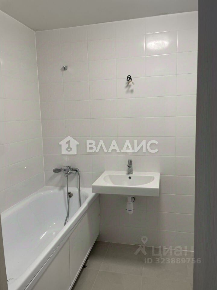 Продажа 1-комн квартиры на вторичном рынке пос. Янино-1, улица Голландская, 18к1