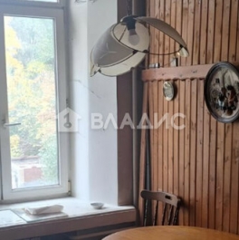 Продажа 3-комн квартиры на вторичном рынке Староконюшенный переулок