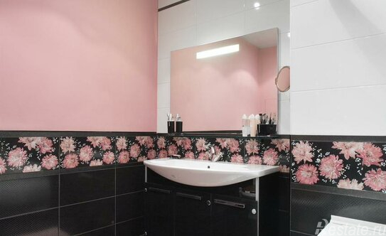 Продажа 5-комн квартиры на вторичном рынке улица Академика Пилюгина