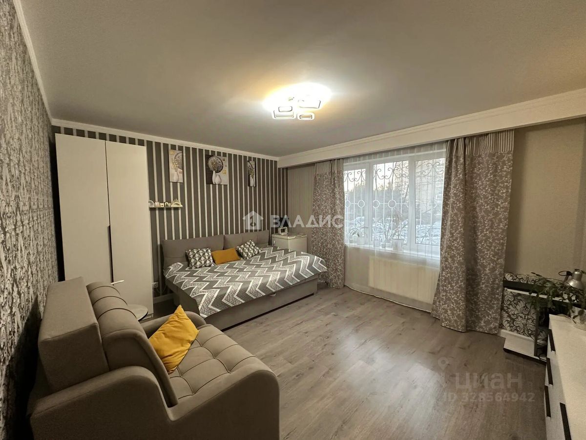 Продажа 2-комн квартиры на вторичном рынке Южный мкр, улица Московская, 24