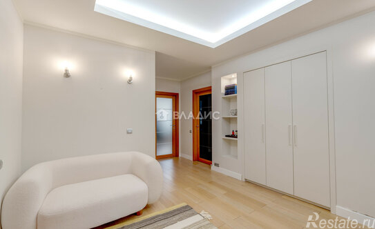 Продажа 4-комн квартиры на вторичном рынке Смоленский 1-й пер,  д. 17