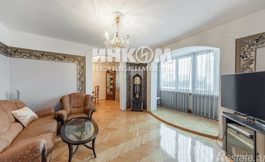 Продажа 3-комн квартиры на вторичном рынке Новгородская улица,  д. 34