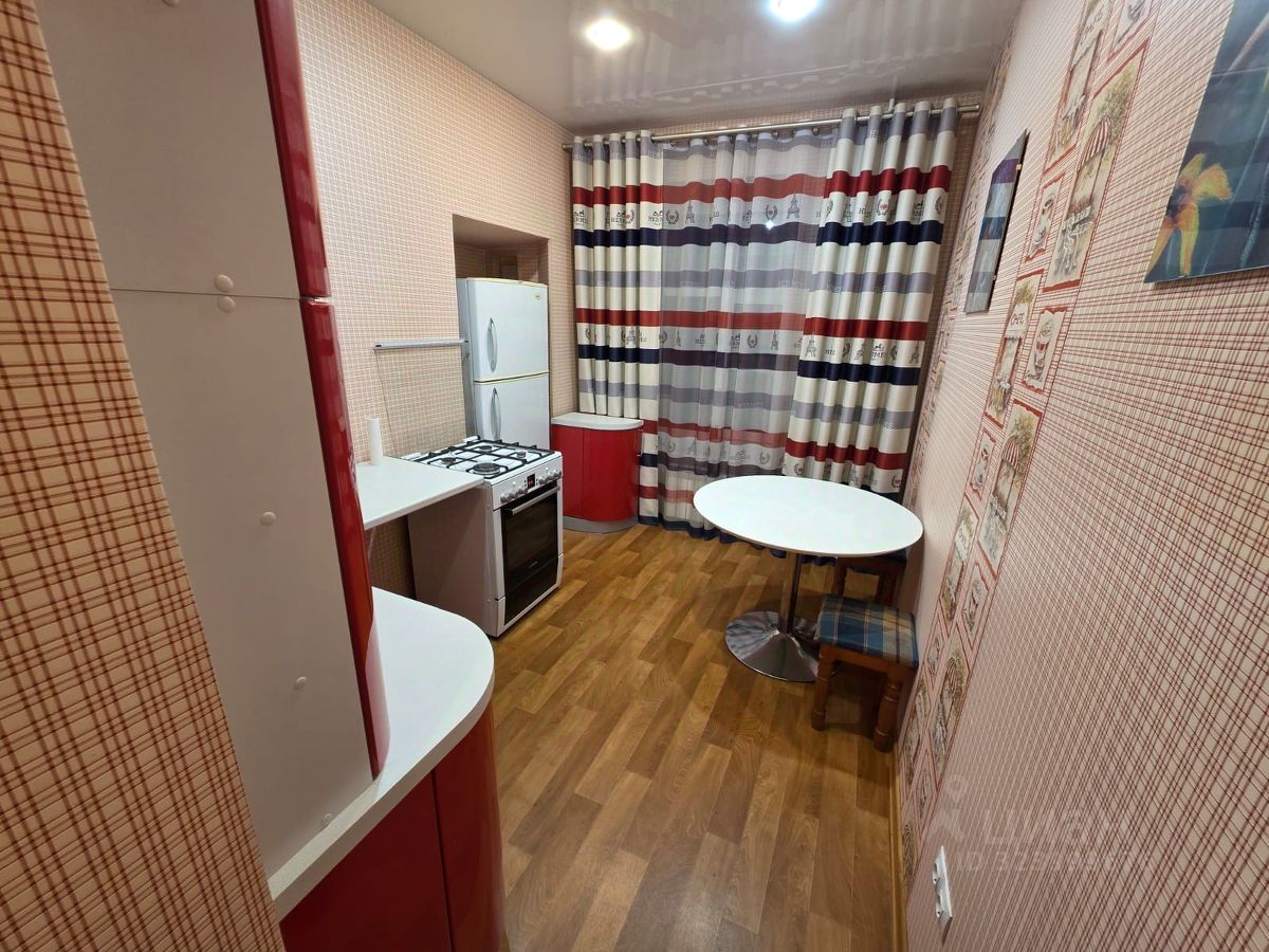 Продажа 2-комн квартиры на вторичном рынке Вознесенский проспект, 31