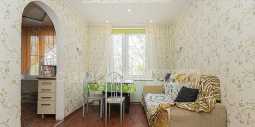 3-комн квартира ул Молостовых,  д. 8,  к. 4