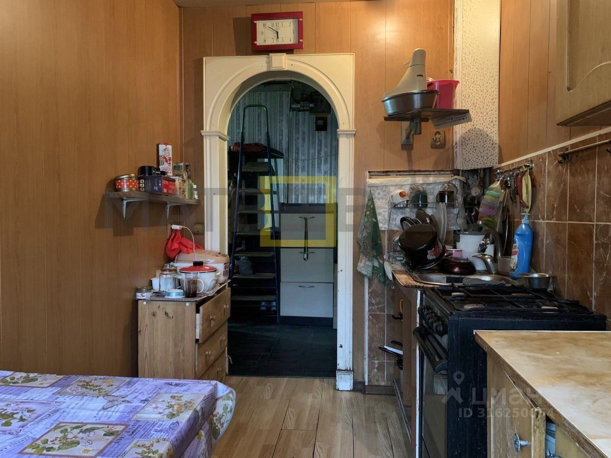 Продажа 3-комн квартиры на вторичном рынке улица Полозова, 17