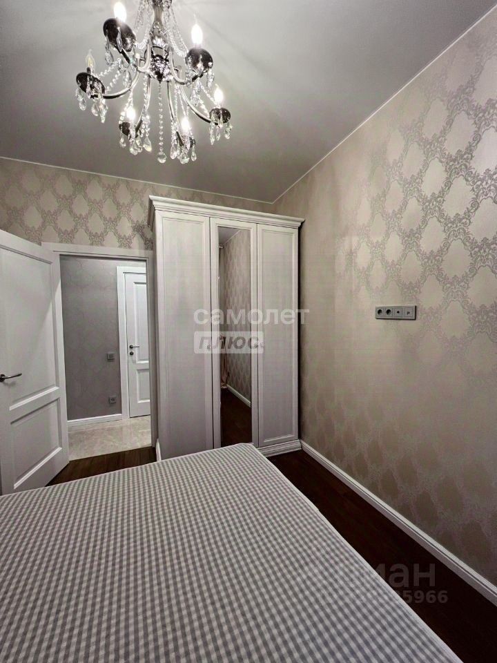 Продажа 3-комн квартиры на вторичном рынке Отрадное пгт, улица Пятницкая, 19